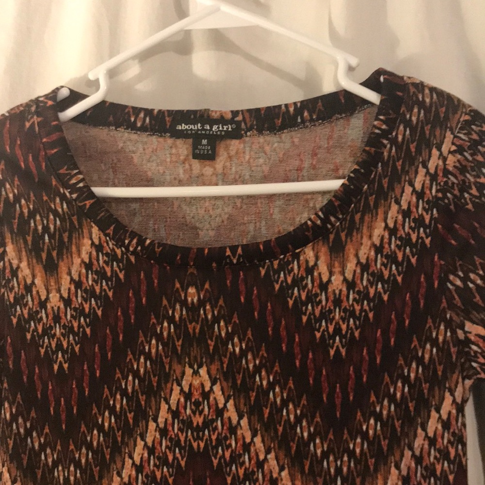 Long brown patterned top - Picture 2 of 4